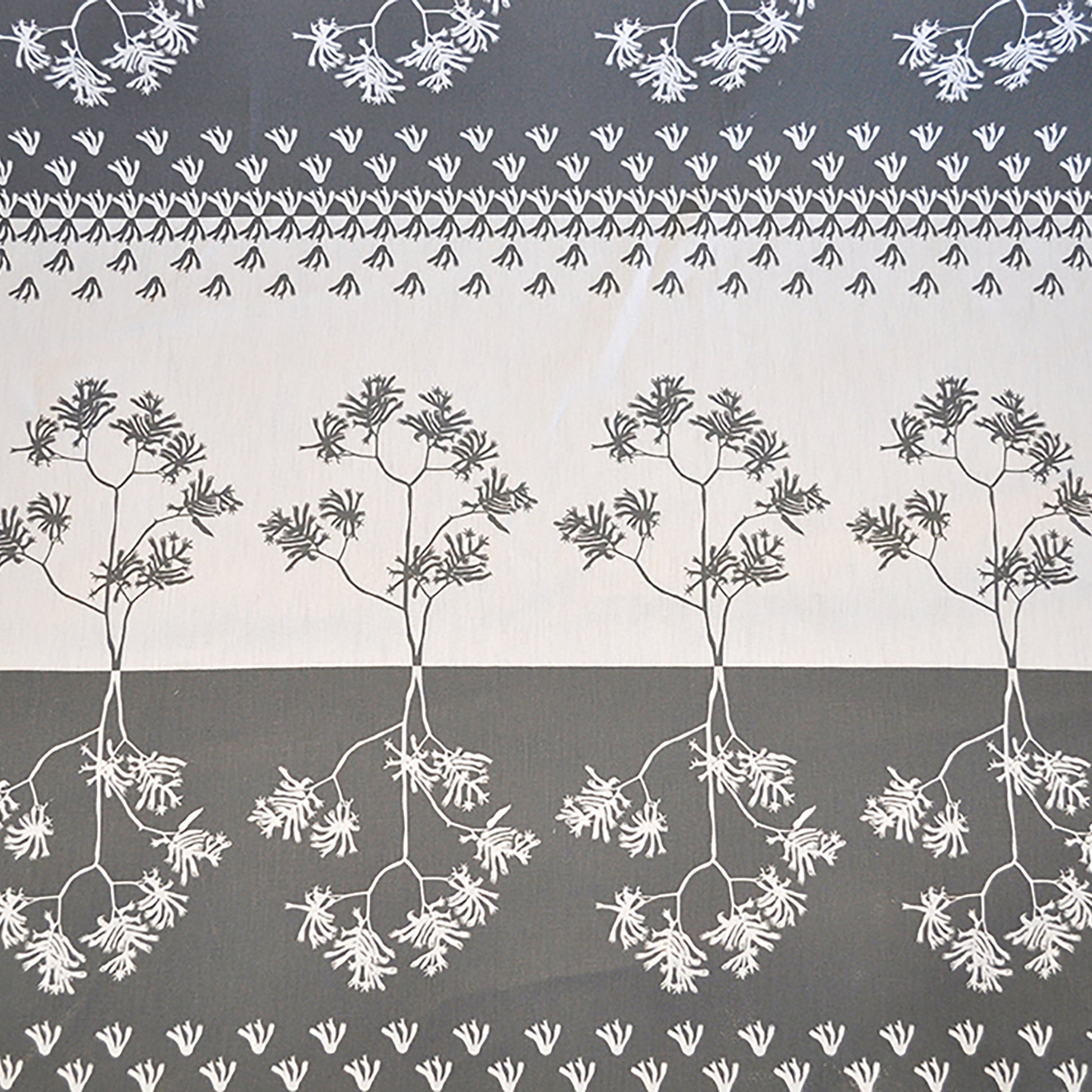 Pinch River Kangaroo Paw print in Tempest on Silver Ash