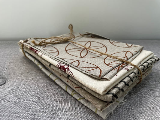 Pinch River handprinted fabric off-cut / fabric remnant bundle No. 2. Side view.